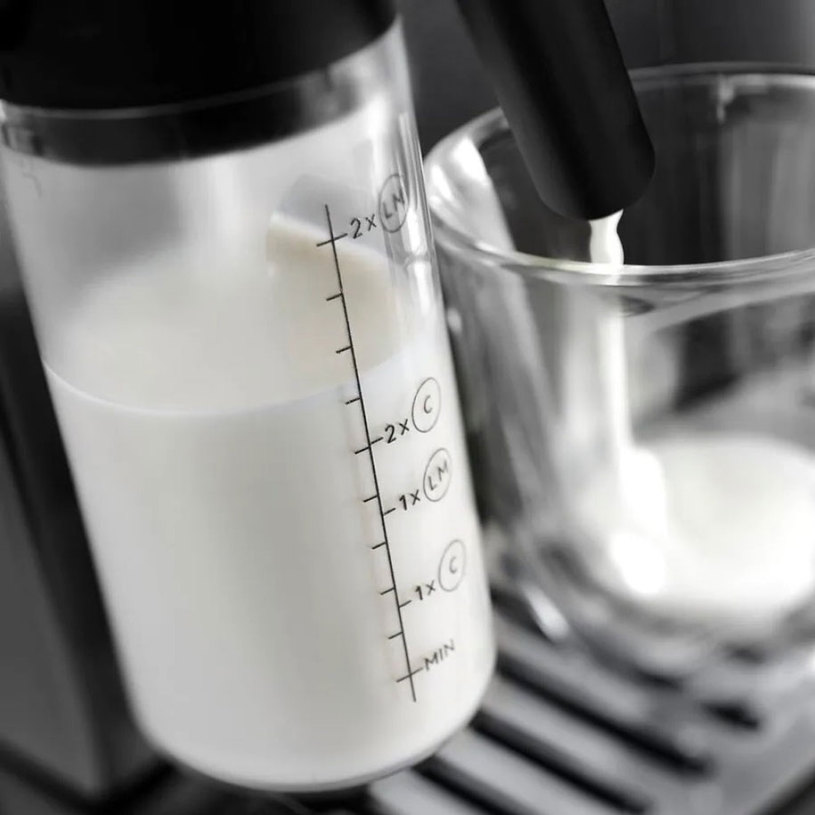 LatteCrema Hot for dense milk foam