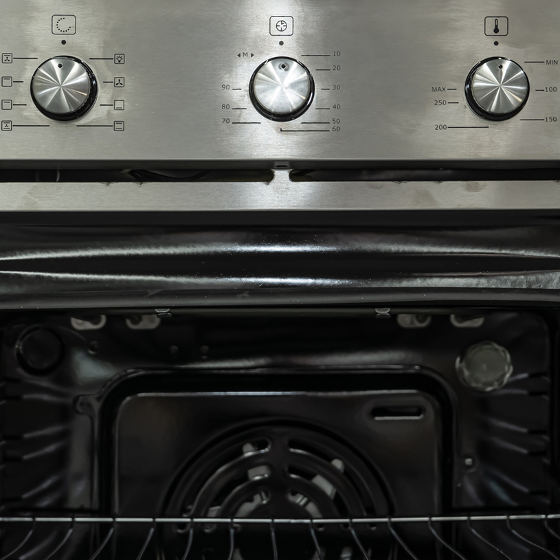 Mechanical knobs and timer for precise baking