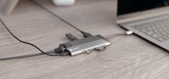 SD and microSD card readers